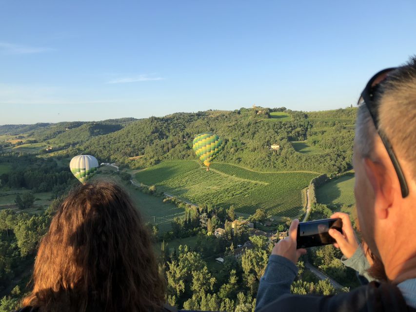 1-Hour Hot Air Balloon Flight Over Tuscany from Lucca - Landing and the champagne tradition: the best kind of celebration
