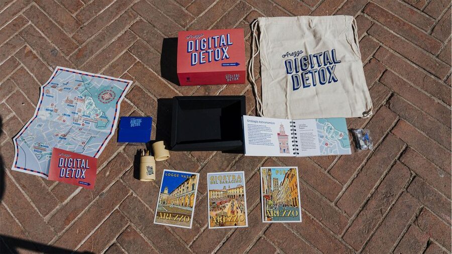 2 Hours Free Arezzo tour without the use of your smartphone - The Digital Detox Kit: Your Main Tool for a Phone-Free Route