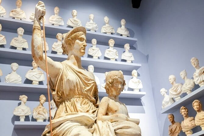 Academia Gallery: Statue of David Evening Tour - Piazza Santissima Annunziata meeting point, and how to avoid “where are you?” stress