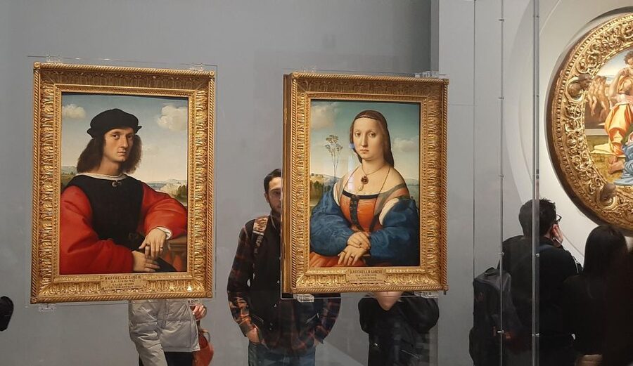 Accademia and Uffizi Skip-the-Line Tickets with Audioguide - Lunch at 12:30pm in central Florence: a good reset mid-day