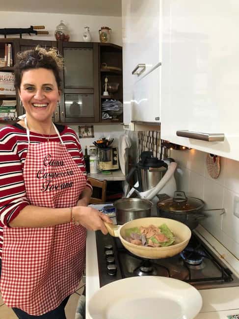 Arezzo: Colorful Tagliatelle and Ravioli Home Cooking Class - Meeting in Arezzo: Via Masaccio, 29 and a Simple Entry Tip