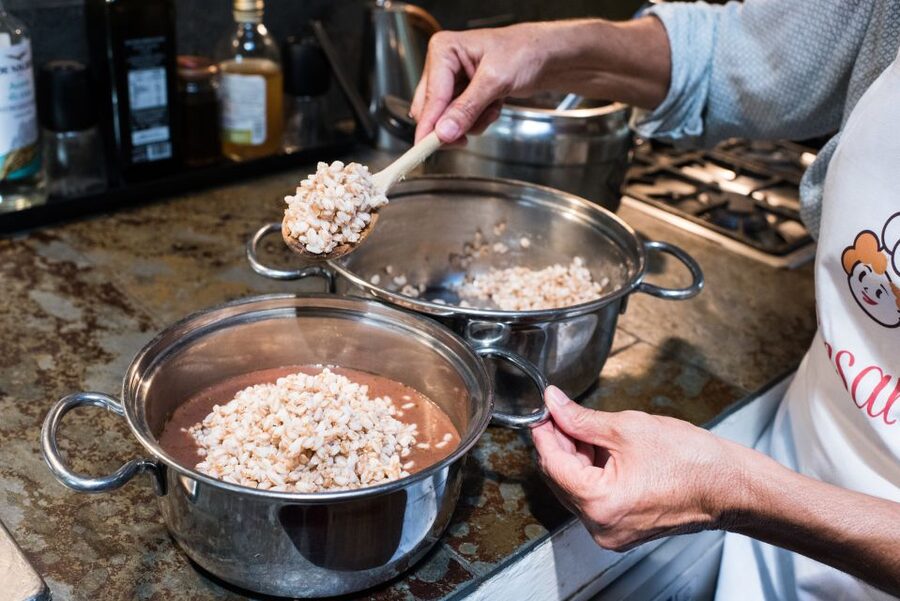 Arezzo: Cooking Class at a Local's Home - Cooking at a family table in Arezzo: the real reason this works