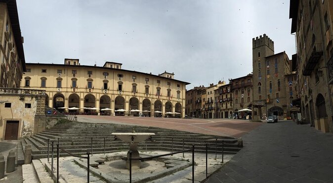 Arezzo: Private Walking Tour - Arezzo is a time machine, built into the walk