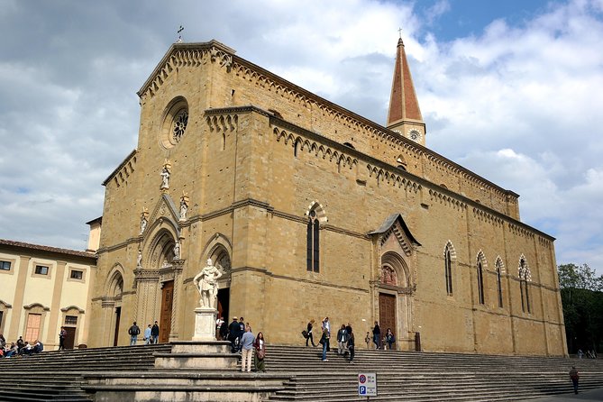 Arezzo: Private Walking Tour - The Cathedral of Arezzo: why the main church stop is more than a photo