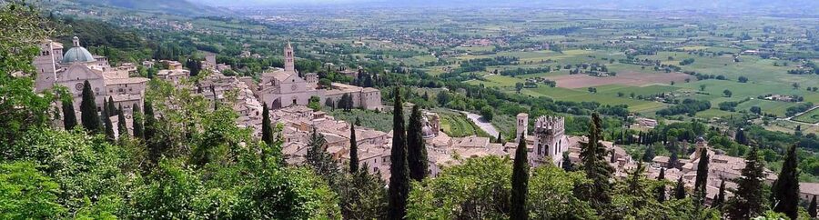 Assisi: Grand Tour Tuk Tuk - Italian driver - Santa Chiara and Chiesa Nuova, where the Franciscan story starts to make sense