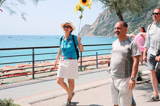 Best of Cinque Terre Day Trip from Florence - Meeting at Piazzale Montelungo: The 7:00 am Reality Check