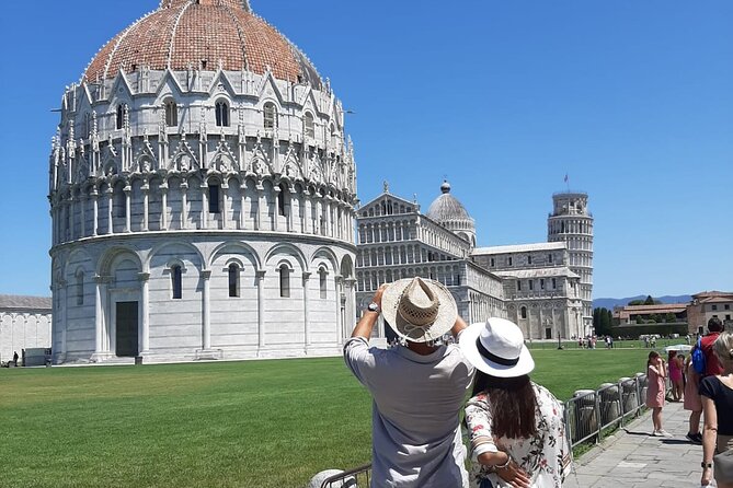 Best of Pisa: Small Group Tour with Admission Tickets - Stop 4: The Leaning Tower story, plus deciding if you climb