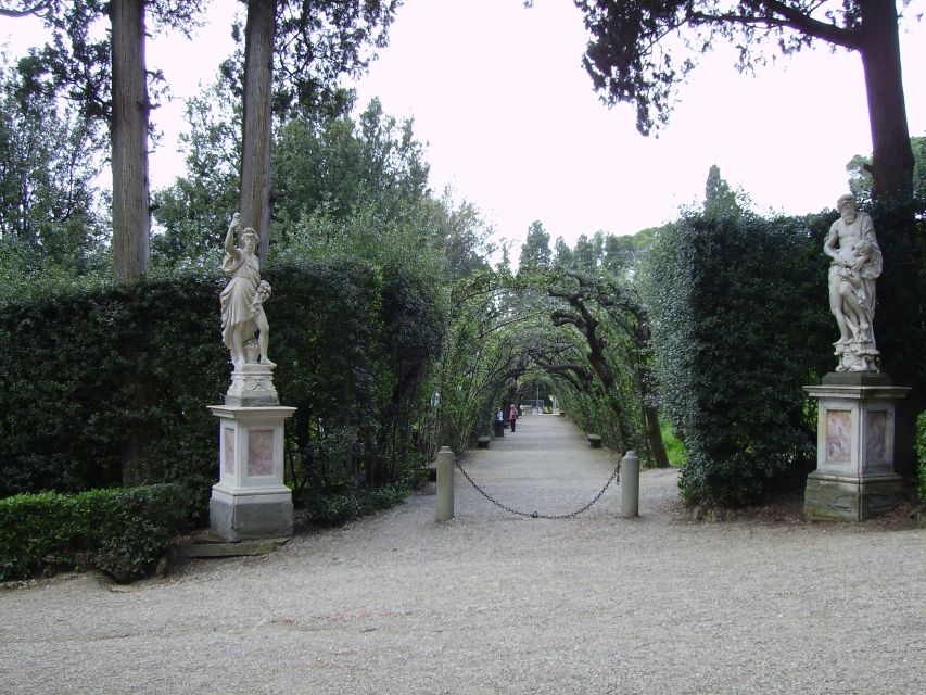 Boboli Garden Guided Tour in Florence - Starting at Piazza de’ Pitti, then the Pitti courtyard artichoke fountain