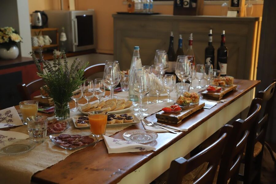 Castiglion Fiorentino: Buccelletti Wine Tour & Tasting - Bucelletti Casali e Cantina, a Tuscan wine stop with real family roots