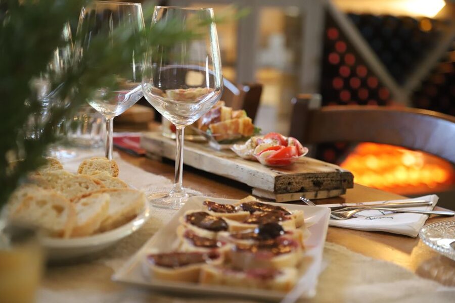Castiglion Fiorentino: Wine Flight & Charcuterie Board - A Boutique Winery in the Valley of Chio