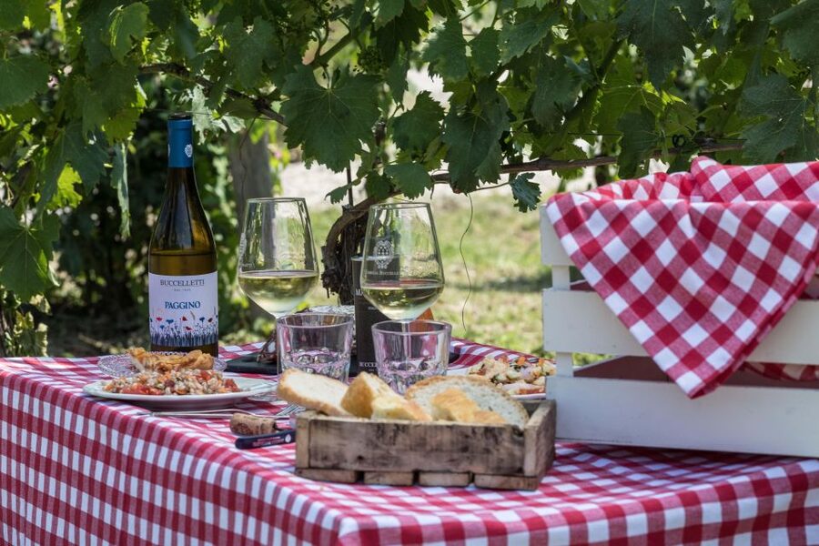 Castiglion Fiorentino: Wine Flight & Charcuterie Board - Where You Meet and How the Timing Feels