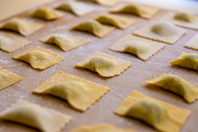 Cesarine: Small group Pasta and Tiramisu with Mamma in Lucca - Who this works for: families, first-timers, and picky eaters