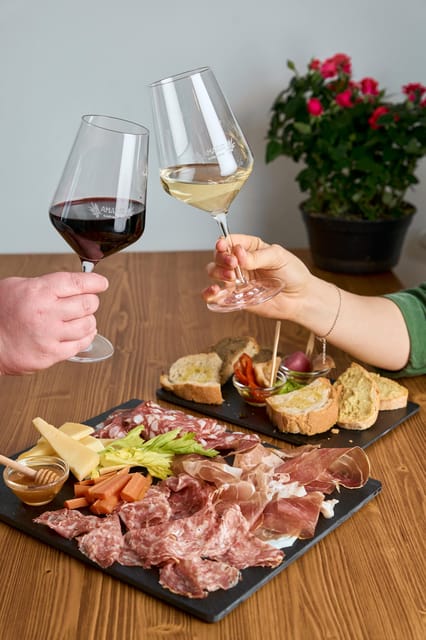 Chianni: wine and oil tasting with lunch or dinner - Price at $59: is it worth it?