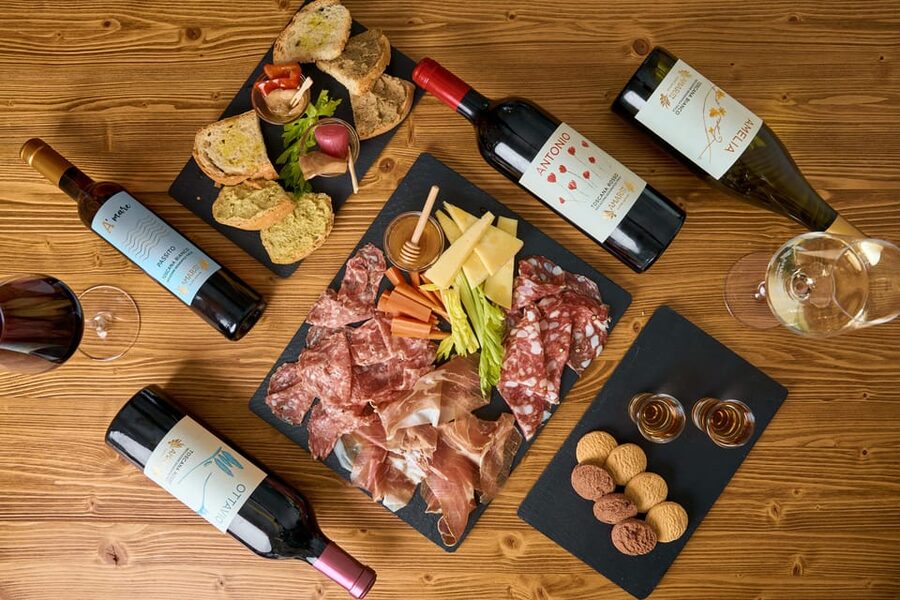 Chianni: wine and oil tasting with lunch or dinner - Meeting at Amarsi: what the small-group setting feels like