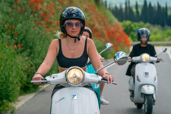 Chianti Vespa Tour with Lunch from Florence & E-car Option - Getting Out of Florence Fast, Then Into the Strada in Chianti