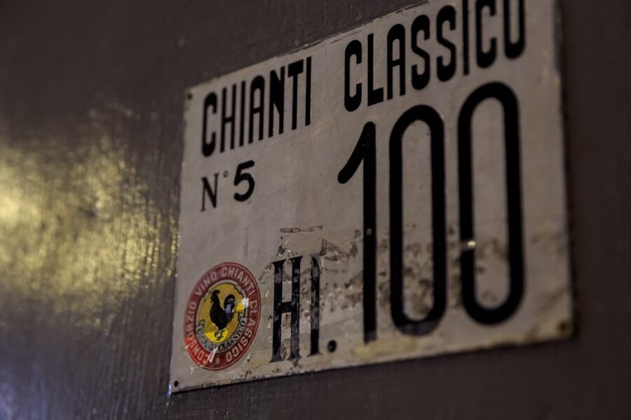 Chianti: Wine and Olive Oil Tasting with Cellar Tour - The tasting and food: how to taste smarter in one hour