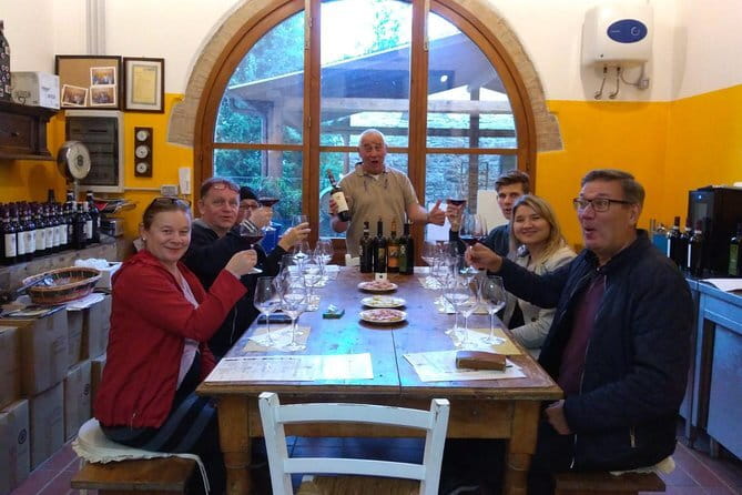 Chianti Wine Tastings Day Trip at Sunset from Florence - Greve in Chianti town break: the fun part between vineyards