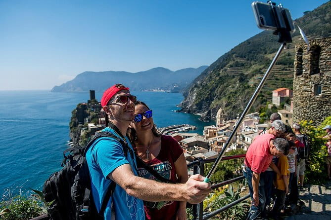 Cinque Terre Day Trip with Optional Hiking or Pisa - Riomaggiore Finale: Candy-Colored Tower Houses and the Boat-or-Train Choice