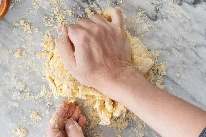 Cooking Art Brunelleschi with Unlimited Wine - What the 3-Hour Flow Feels Like From Start to Finish