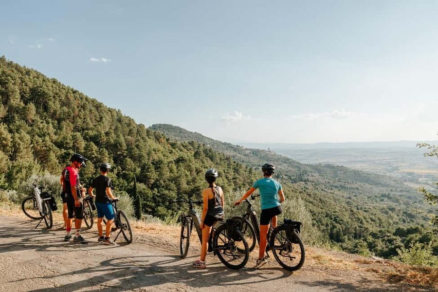 Cortona: Guided E-Bike Tour of Tuscany's Hidden Gem - The Cortona warm-up loop: cobbles, quick guidance, and easy momentum