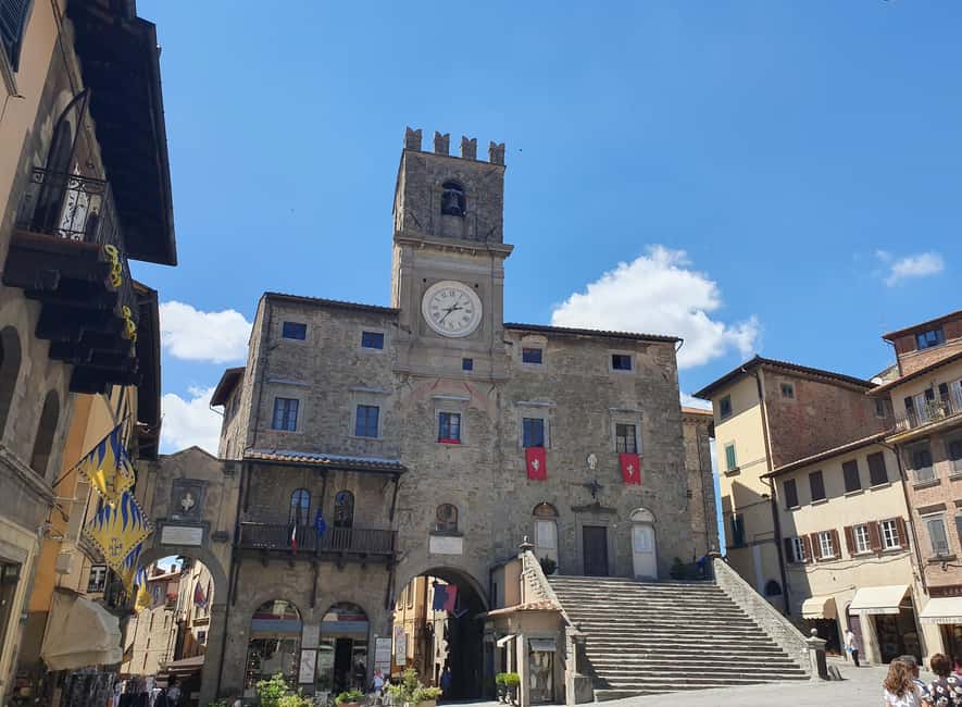 Cortona: Guided Walking Tour - Town Hall and the Palace of the Captain of the People