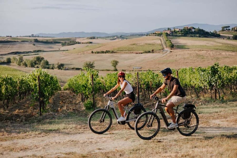 Cortona: Val di Chiana E-Bike Tour with Optional Wine Lunch - Val di Chiana by E-Bike: What You’ll See Between Cortona and Montepulciano