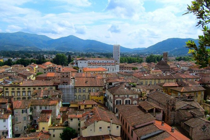 Discover Lucca’s Secrets on a Guided Walking Tour - Why This 2-Hour Lucca Walk Feels Like a Shortcut