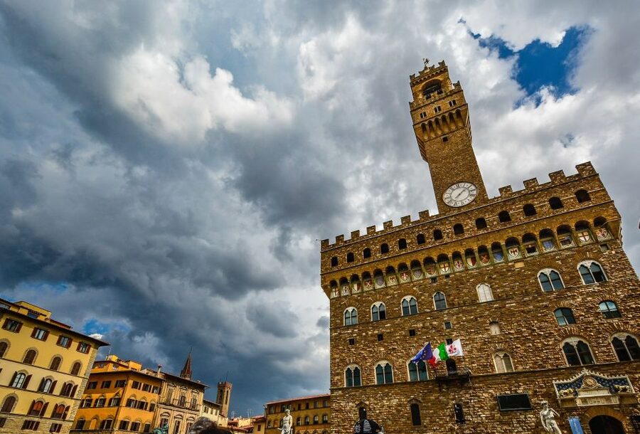 Discover Uffizi and Palazzo Vecchio: Half Day Guided Tour - Why this early-morning plan works so well