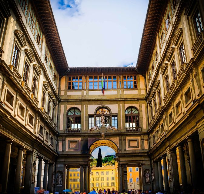 Discover Uffizi and Palazzo Vecchio: Half Day Guided Tour - The short break and the move to Palazzo Vecchio
