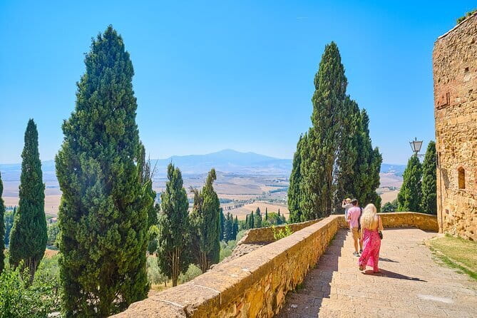 Essence of Chianti Small Group Tour with Lunch and Tastings from Florence - The Group, the Guides, and Why the Day Feels Personal