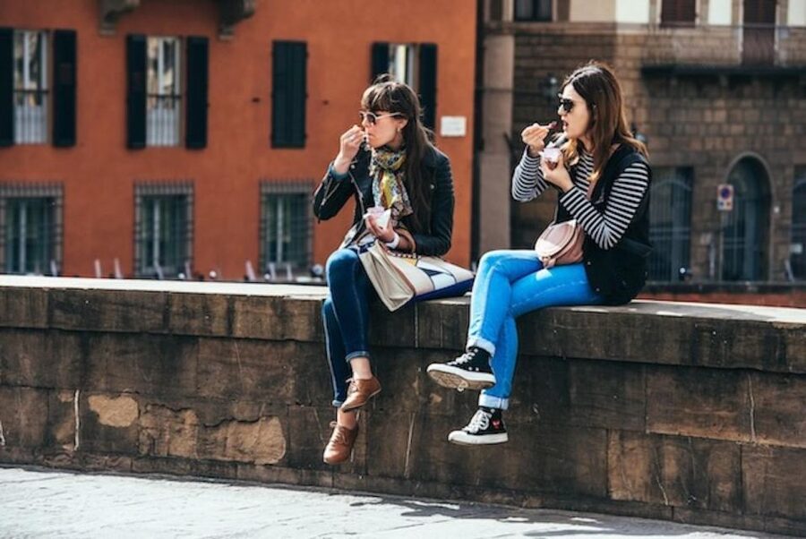 Essential Florence Walking Tour to discover its history - Getting Oriented at Piazza della Repubblica (Where Rome Meets Renaissance)