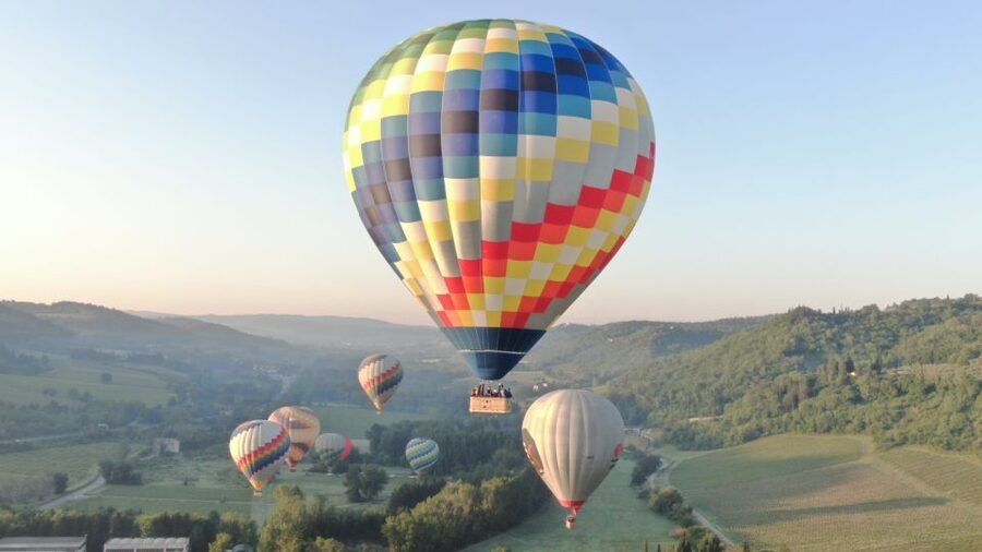 Exclusive Private Balloon Tour for 2 in Tuscany - The pilots, the briefing, and what VIP model means in real life