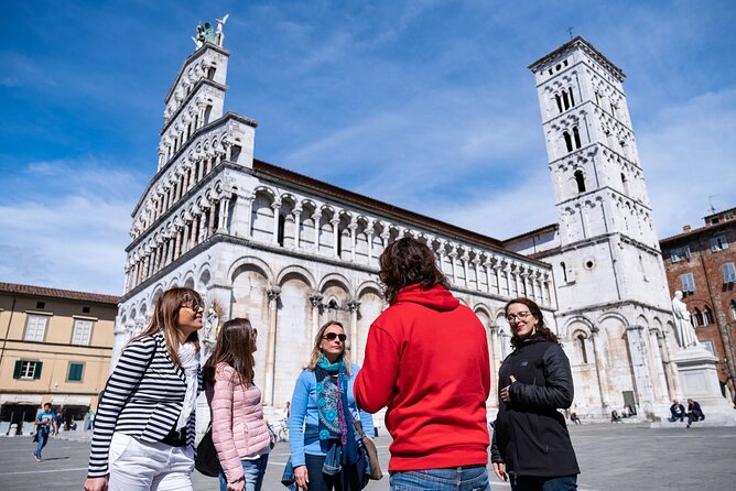 Flavours of Lucca, Art, History, Food for Small Groups or Private - Climbing the Mura di Lucca for views and context