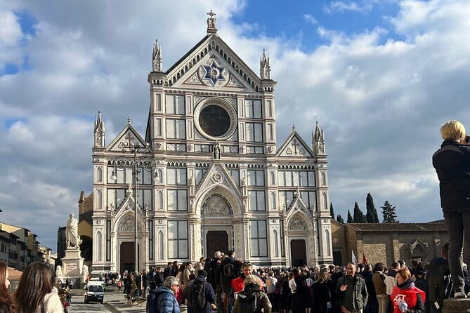 Florence: 1.5-hour Santa Croce Guided Experience - Giotto frescoes and the chapels that define the visit