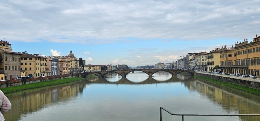 Florence: 2-Hour Guided Bike Tour - Palazzo Pitti and the change in neighborhood feel