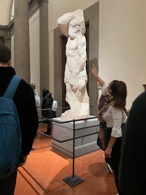 Florence: Accademia Gallery Guided Tour and Priority Entry - Michelangelo’s David: what you should look for on the spot