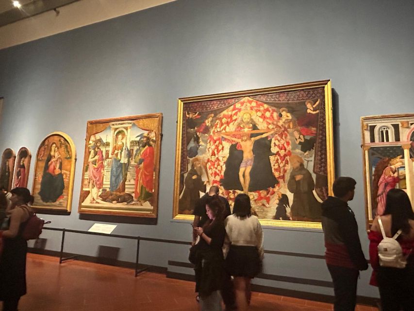 Florence: Accademia Reserved Entrance Ticket and Guided Tour - Botticelli, Ghirlandaio, and Medici commissions in a short walking loop