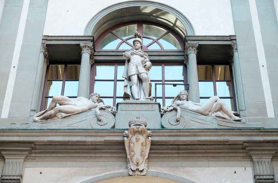 Florence: Accademia, Uffizi, and City Center Walking Tour - Uffizi Gallery with fast-track entry and the Renaissance you recognize