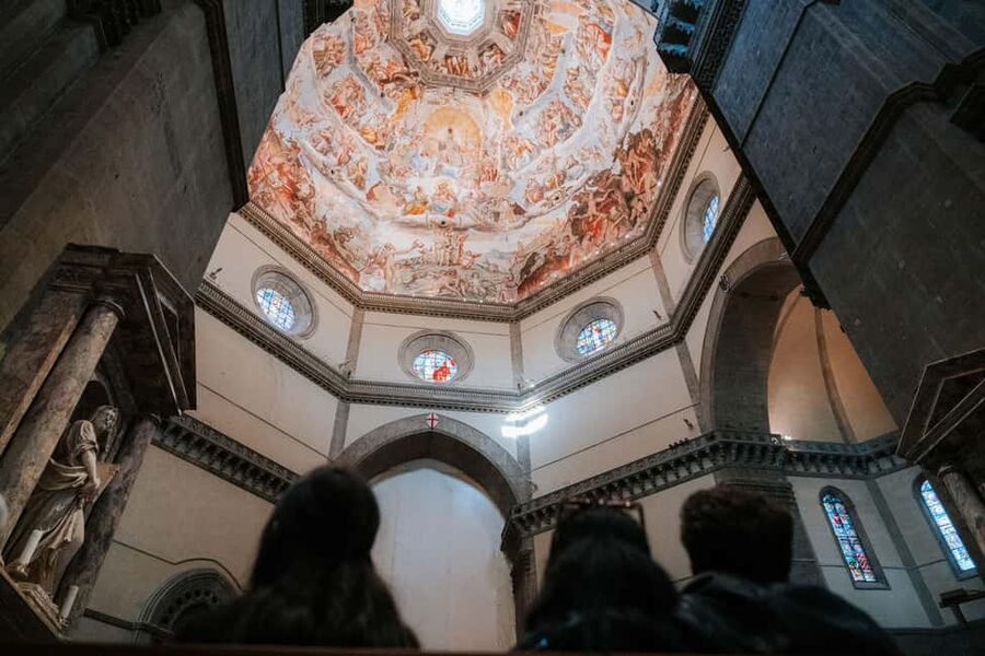 Florence: After-Hours Duomo Tour with Dome & Terraces - The Keymaster closing moment: the cathedral’s lights go out