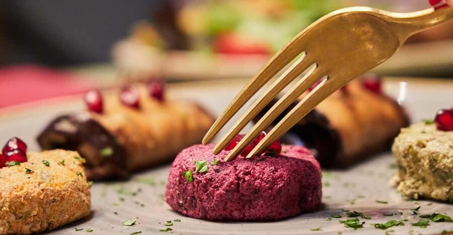 Florence: Armenian Food Experience in Ararat Restaurant - How the three-course menu works, pick your appetizer, first plate, and main