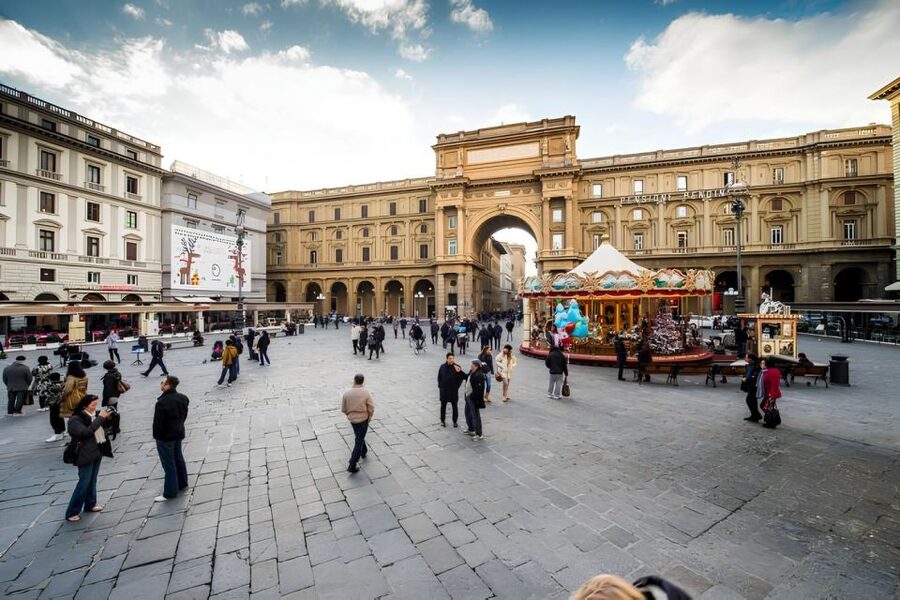 Florence: Audio Guided Walking Tour led by Tour Leader - Stops 2 to 4: Medici Chapel, San Lorenzo, and Piazza del Duomo