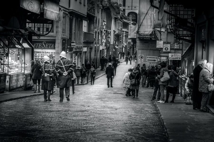 Florence: Audio Guided Walking Tour led by Tour Leader - Pitti Palace to Ponte Vecchio: Where the Walk Gets Iconic