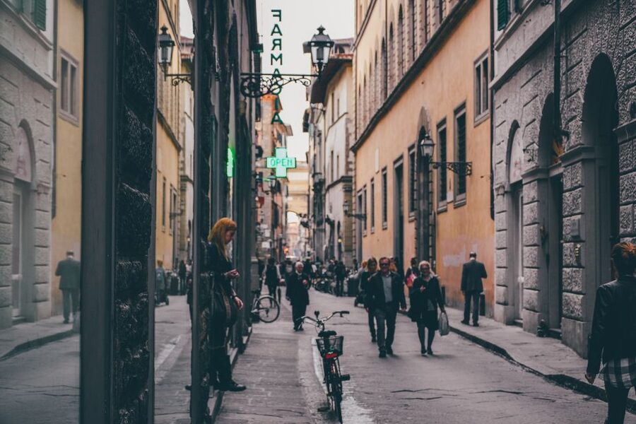 Florence: Audio Guided Walking Tour led by Tour Leader - Uffizi Gallery and the Vasari Corridor: Art all the way to the finish line