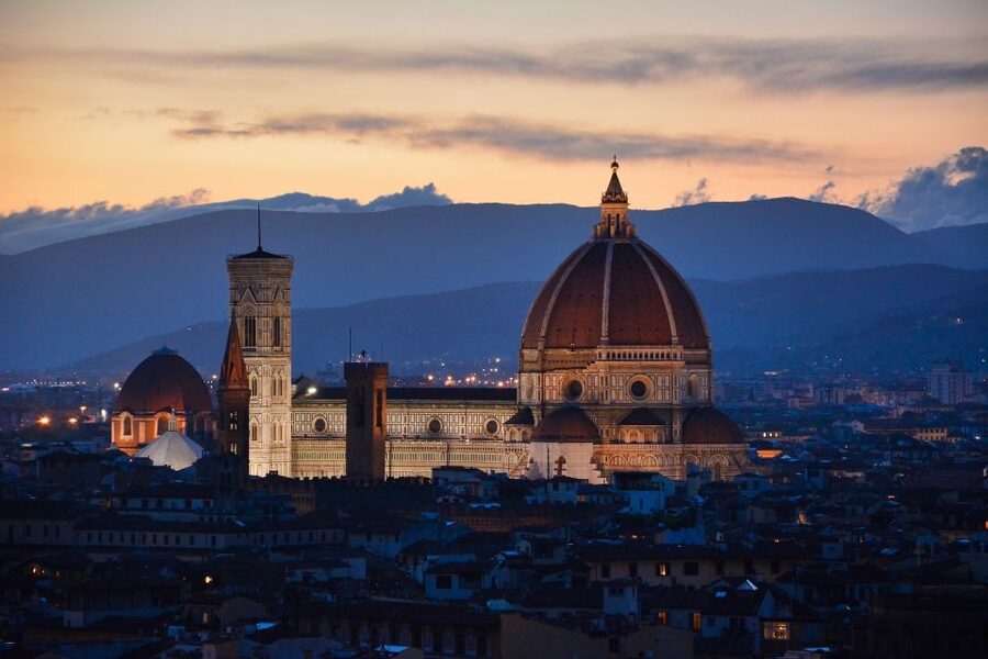 Florence by Night: 2-Hour Walking Tour - Piazza della Signoria and the Uffizi pass: power in the open air