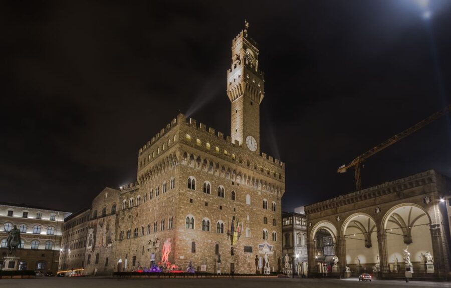 Florence by Night: 2-Hour Walking Tour - Finishing on Ponte Vecchio with Arno river views
