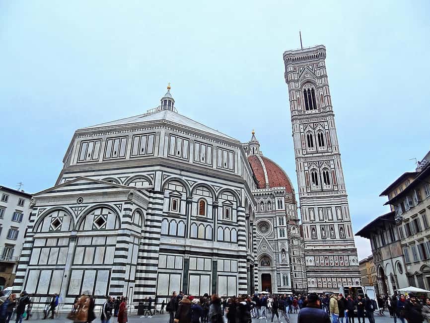 Florence Cathedral, Baptistery and Opera del Duomo Museum - Santa Maria del Fiore interior: Vasari frescoes and the Santa Reparata crypt