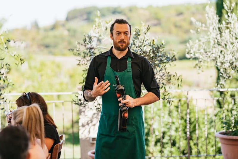 Florence: Chianti Wineries Tour with Wine Tasting - Small tips that make a real difference during the tastings
