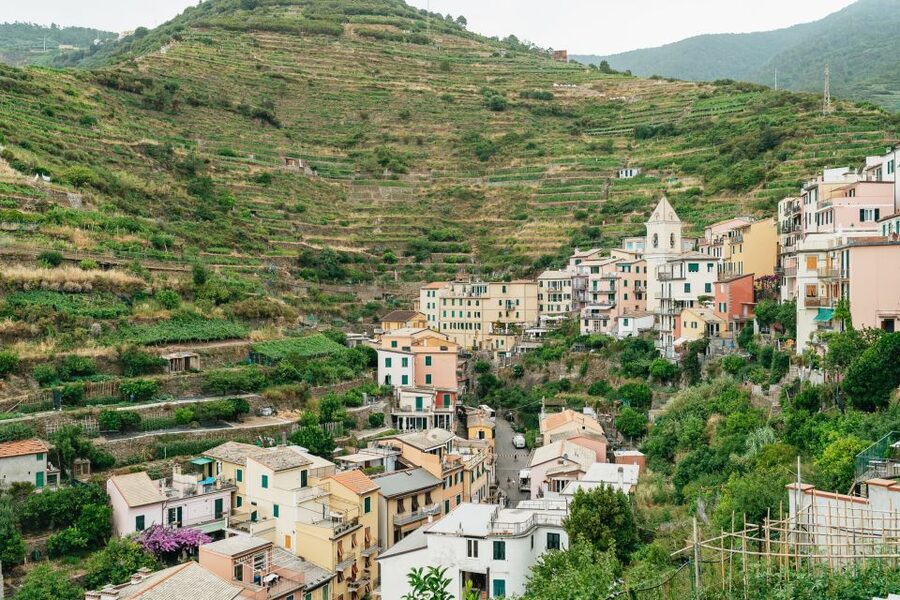 Florence: Cinque Terre Day Trip with Optional Hike - Manarola First: Vine Walk, Cliffside Photos, and a Real Break