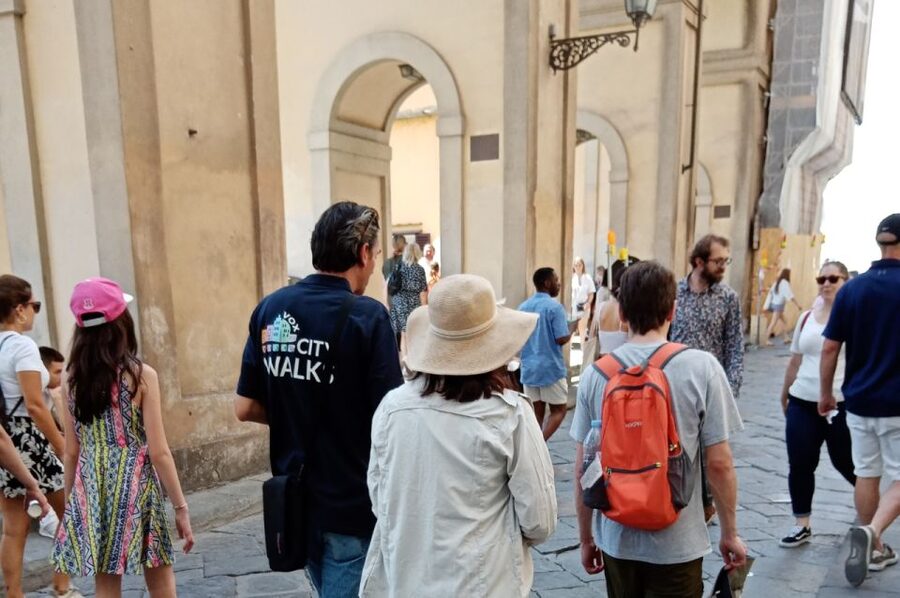 Florence: City Highlights & Historic District Guided Tour - Ponte Vecchio: the Bridge That Lives in Shops