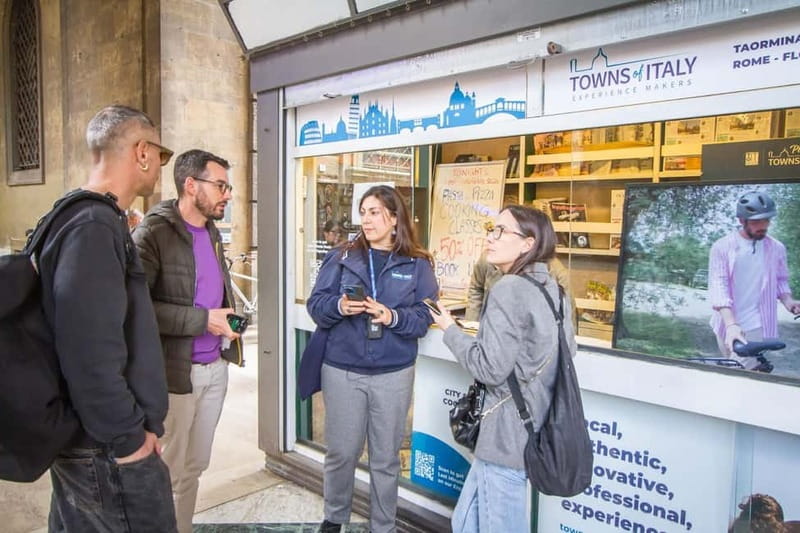 Florence: City Highlights Walking Tour + Wine Windows Option - What to watch for at the meeting point and along the way